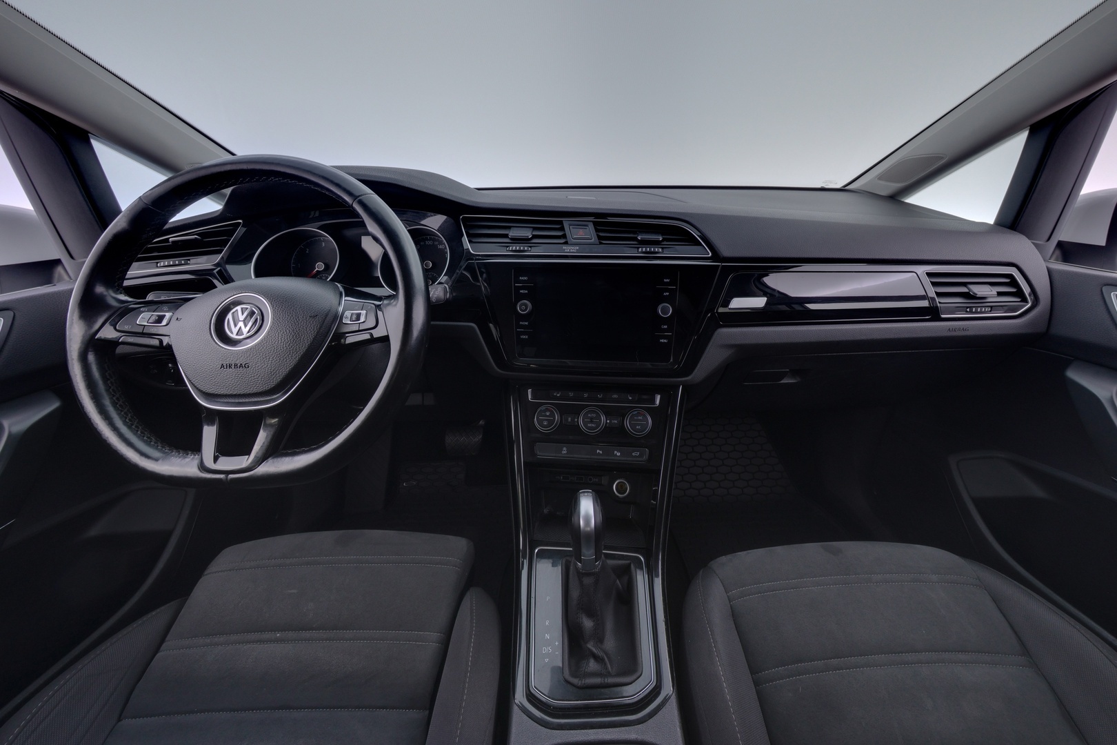 VOLKSWAGEN Touran 2019