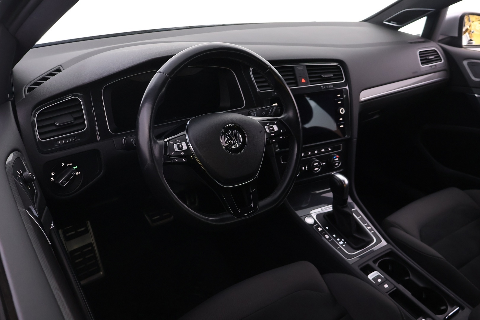 VOLKSWAGEN Golf 2020