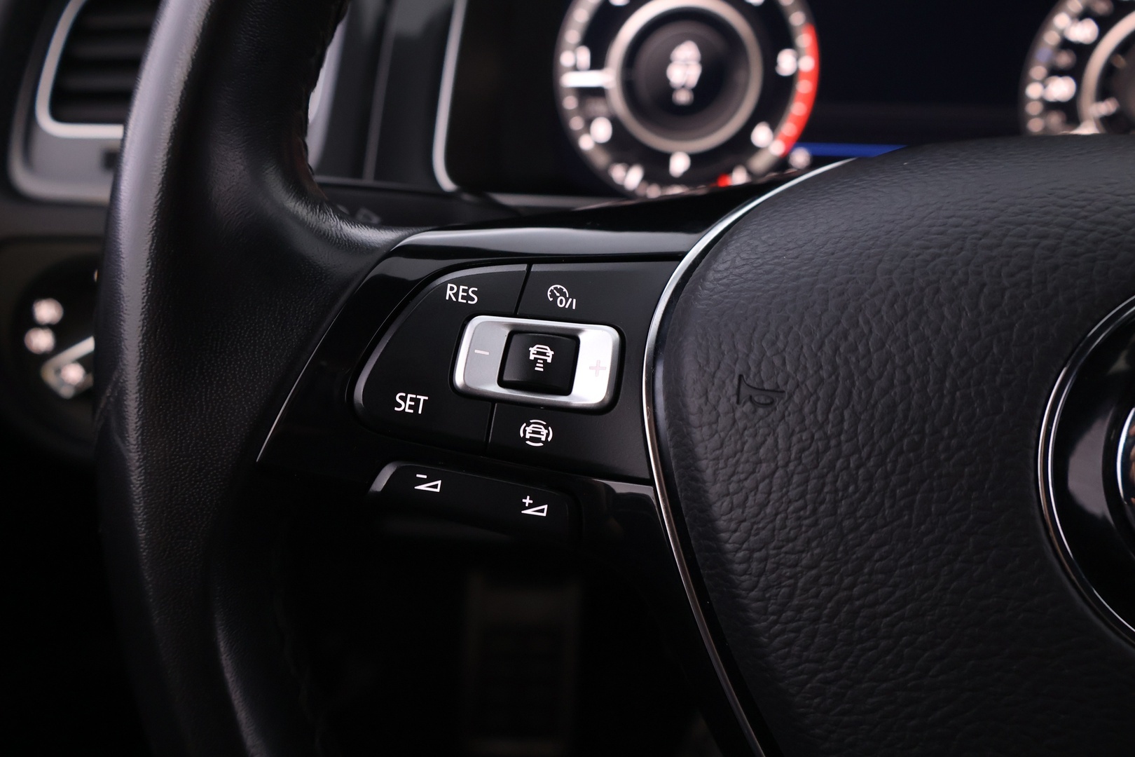 VOLKSWAGEN Golf 2020