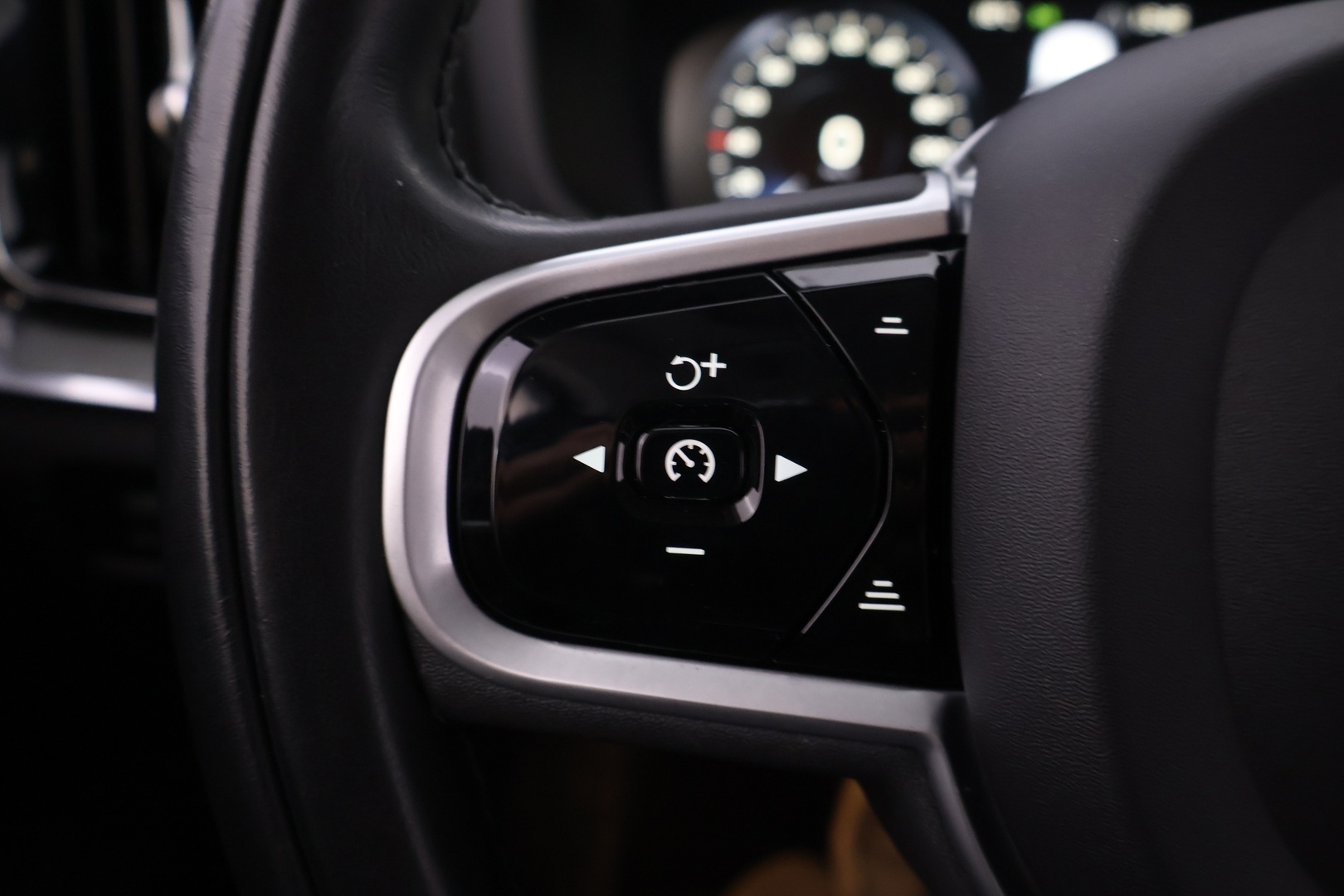 VOLVO V60 Cross Country 2021