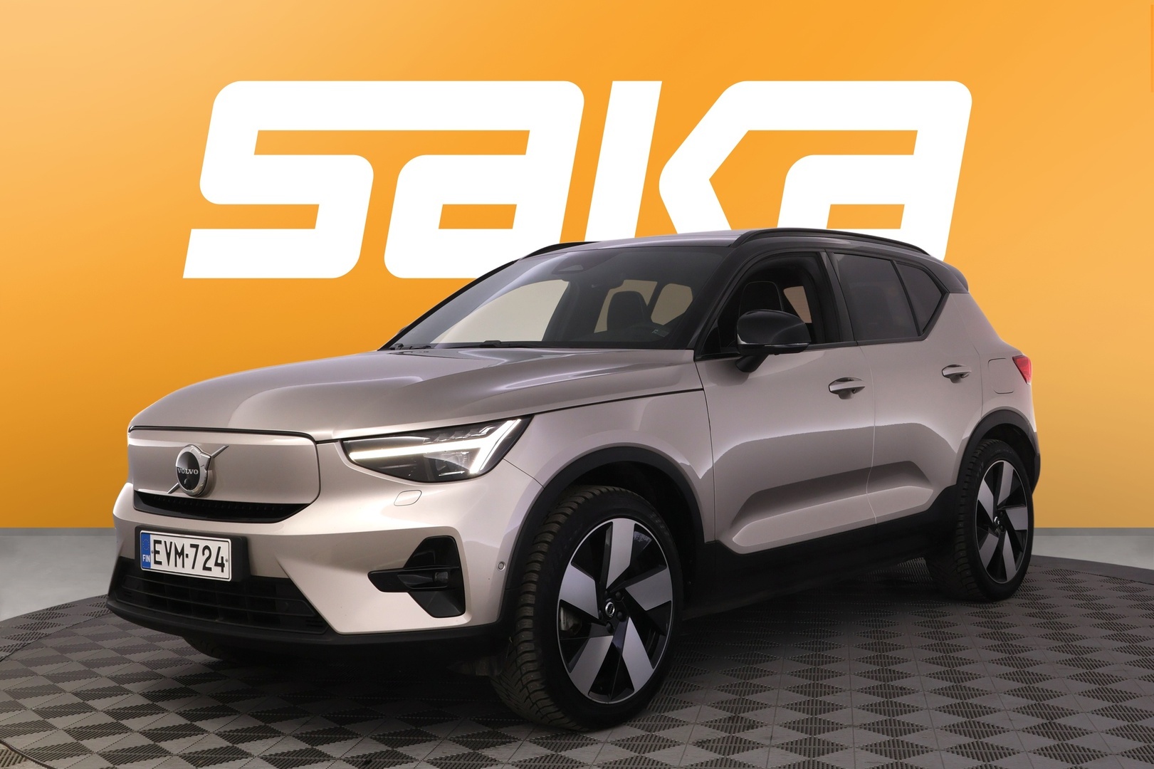 VOLVO XC40 2023