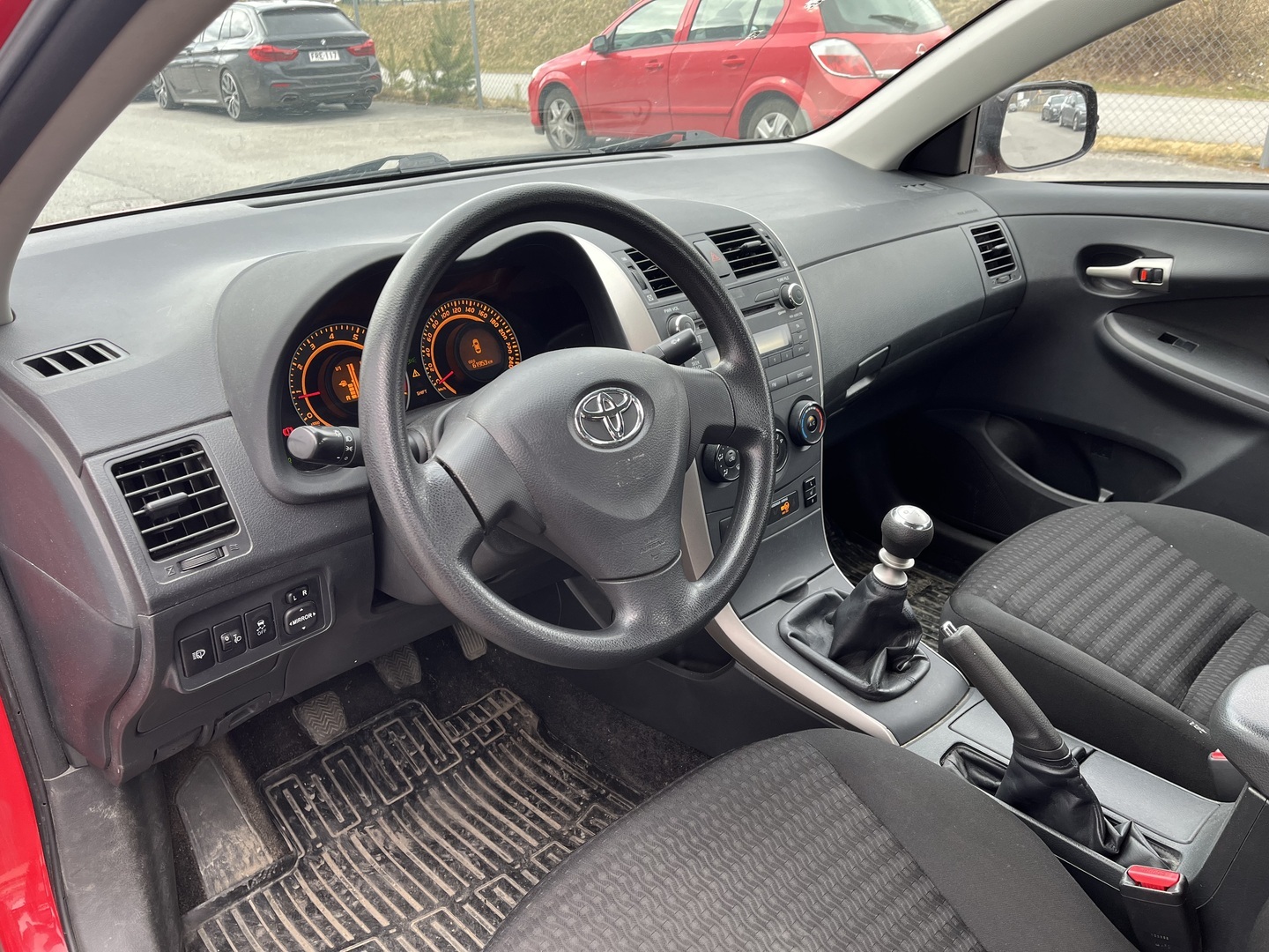 TOYOTA Corolla 2011