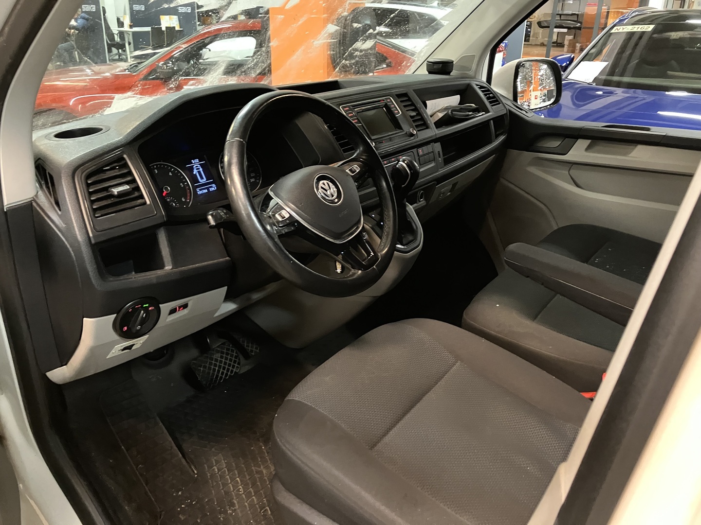 VOLKSWAGEN Transporter 2018