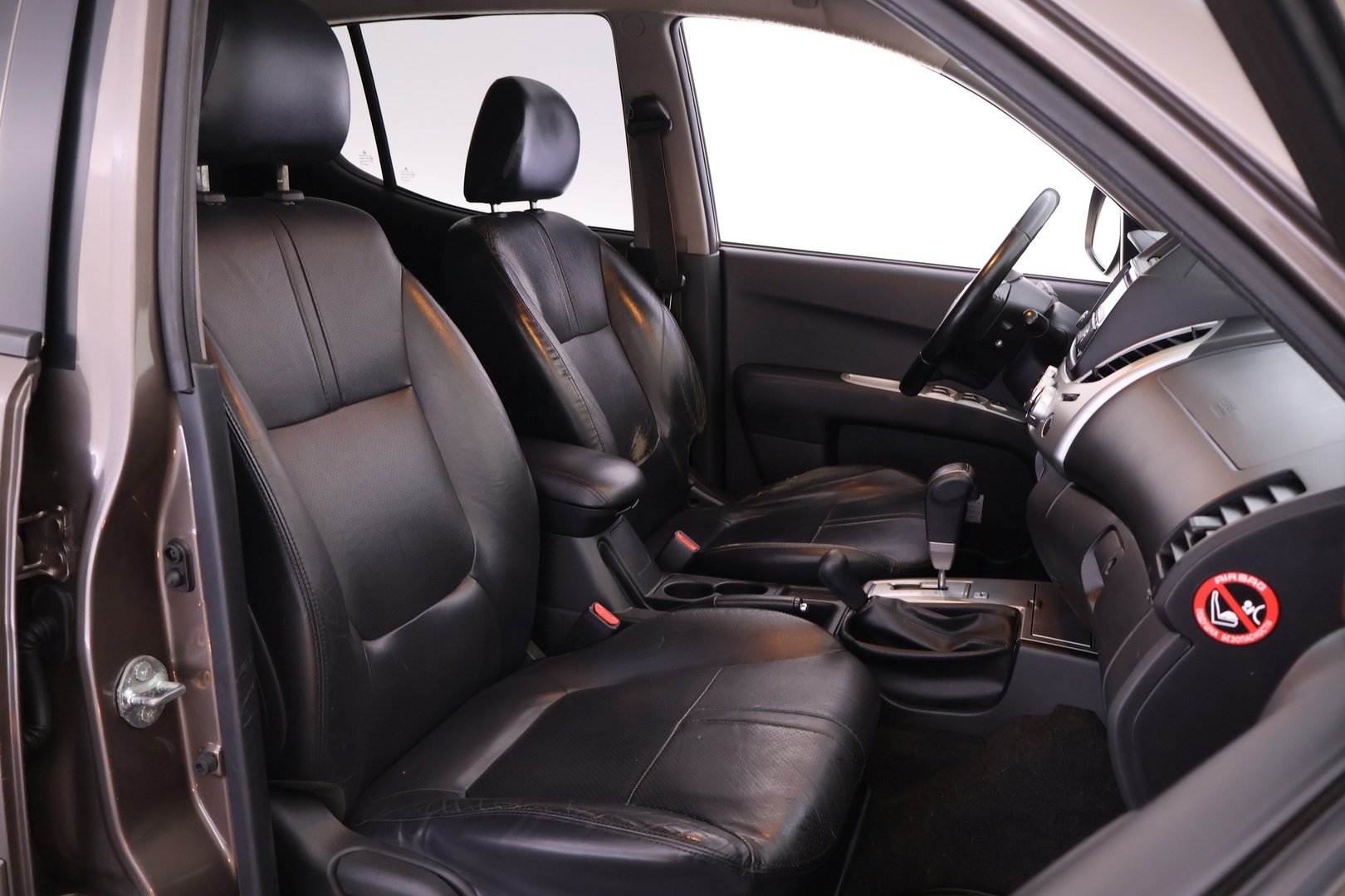 MITSUBISHI L200 2014