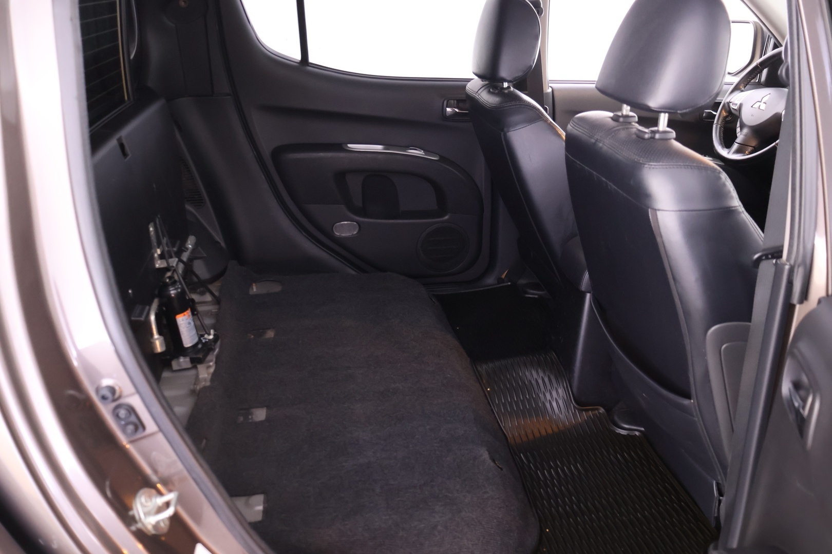 MITSUBISHI L200 2014