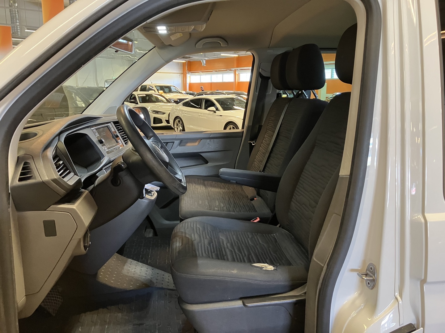 VOLKSWAGEN Caravelle 2020