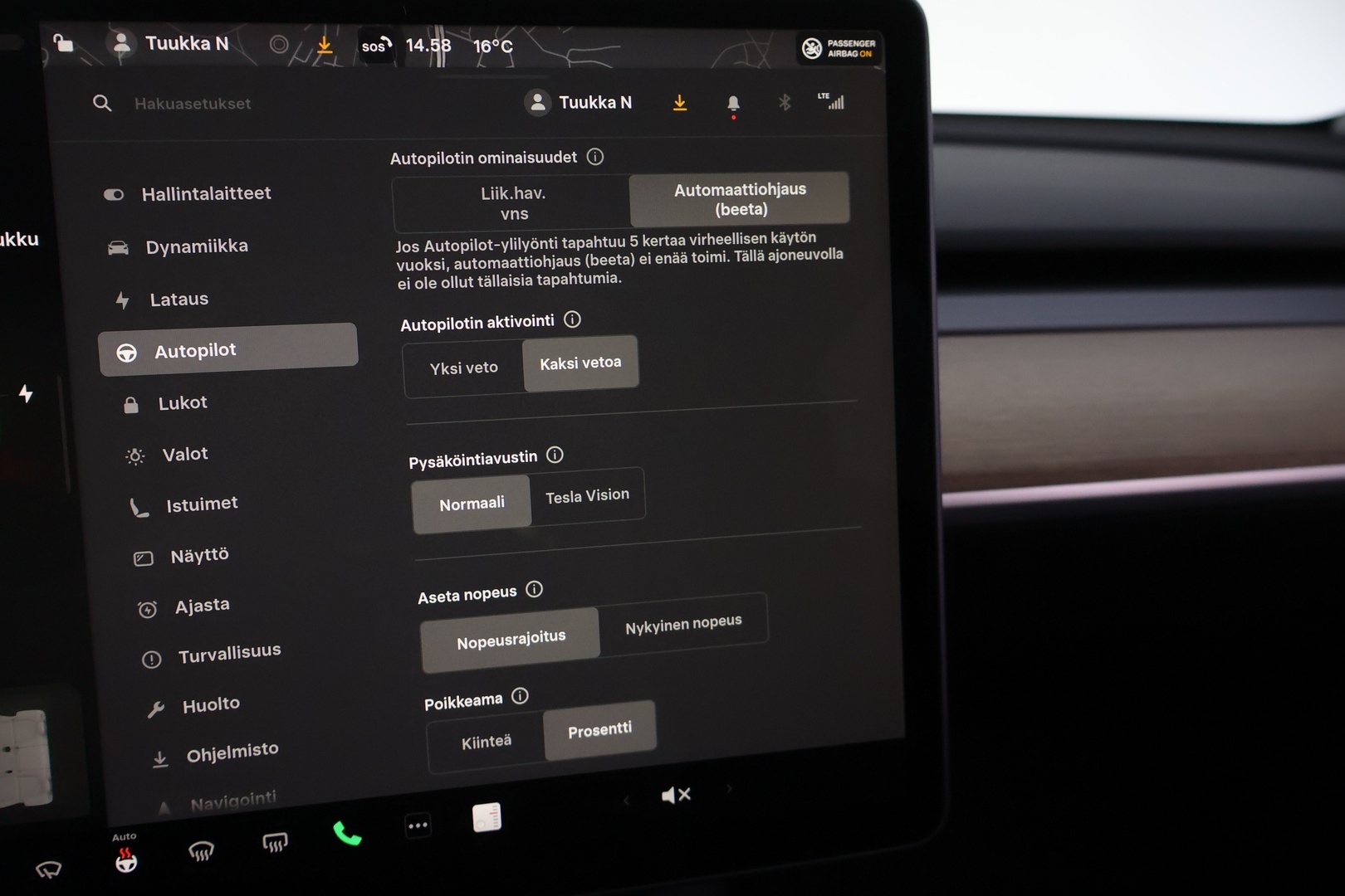 TESLA Model Y 2022