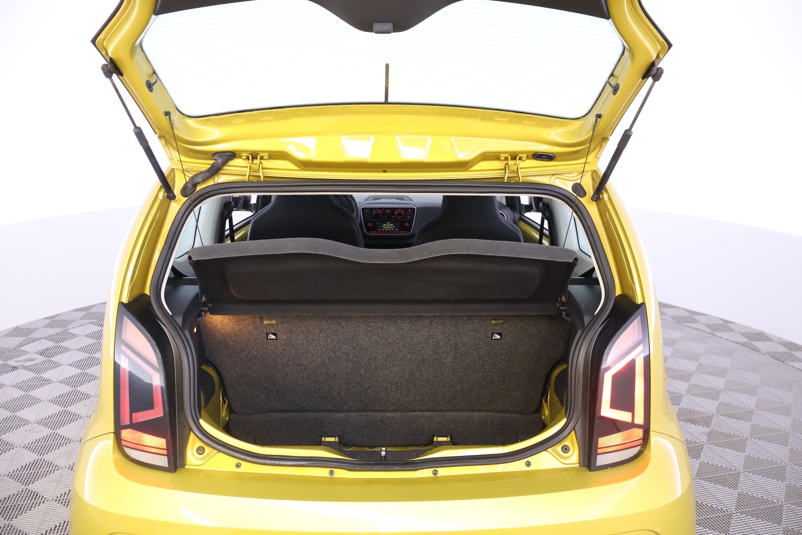 VOLKSWAGEN up! 2018