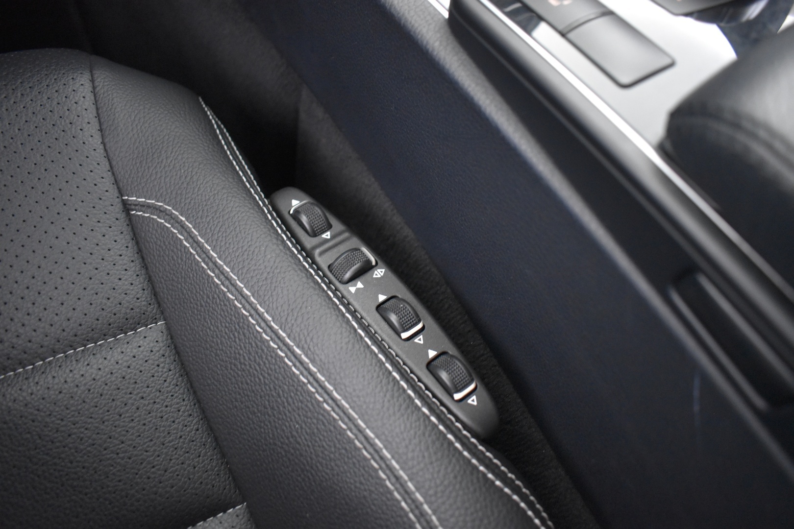 MERCEDES-BENZ E 2014