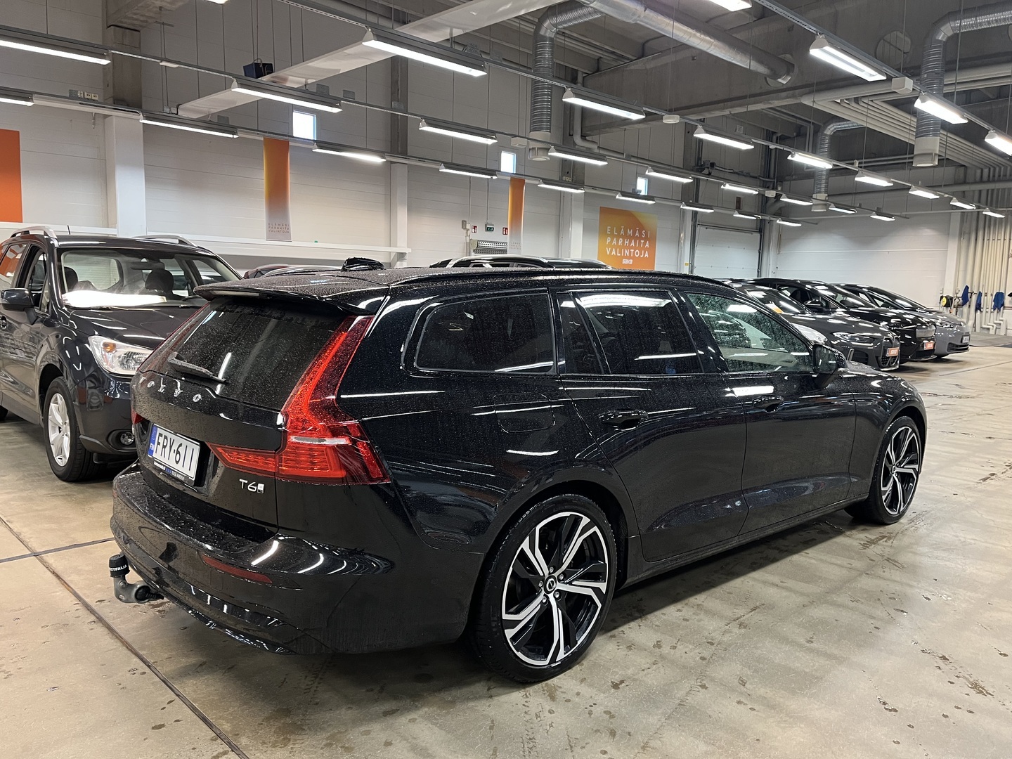 VOLVO V60 2025