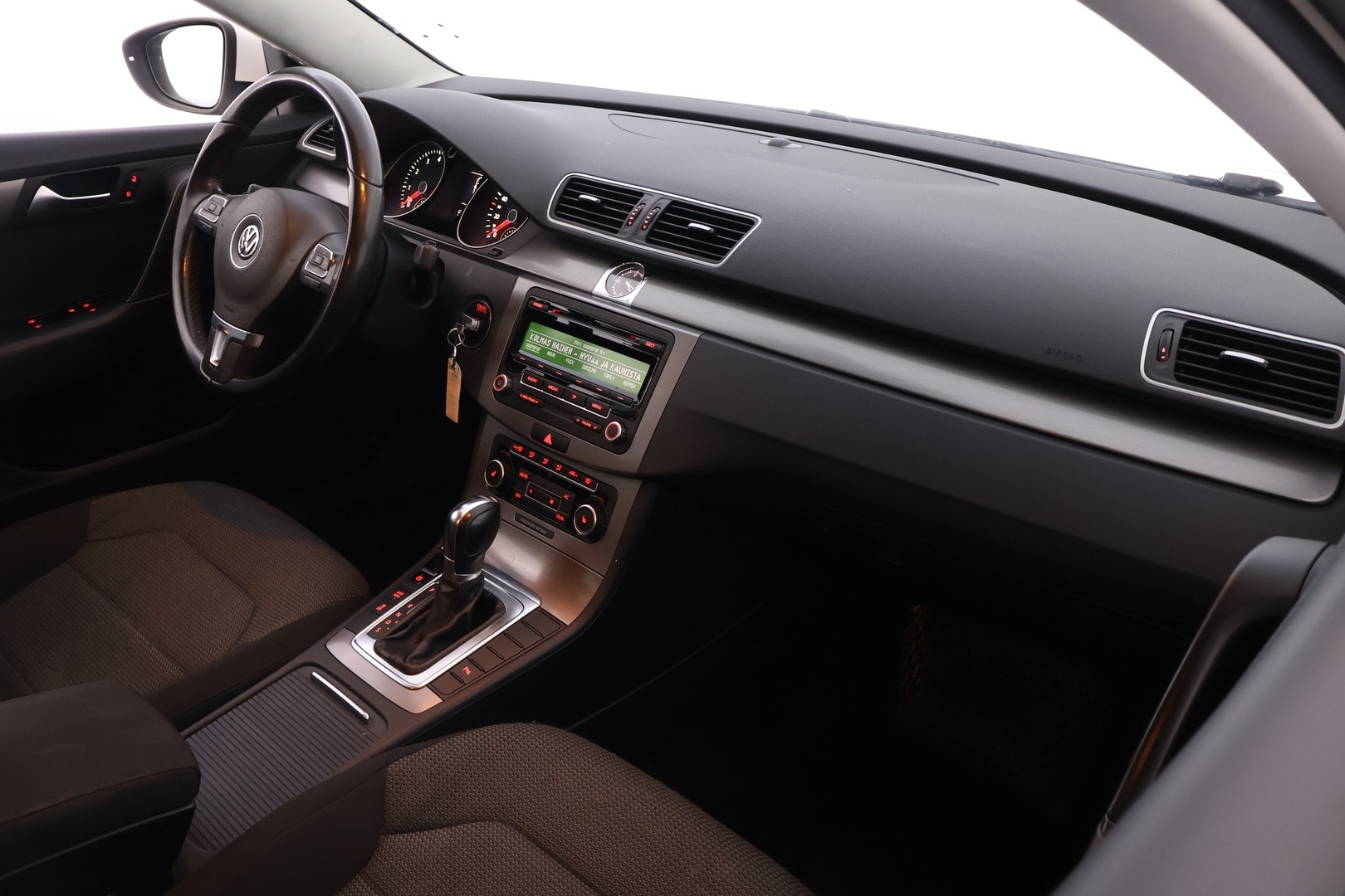 VOLKSWAGEN Passat 2011