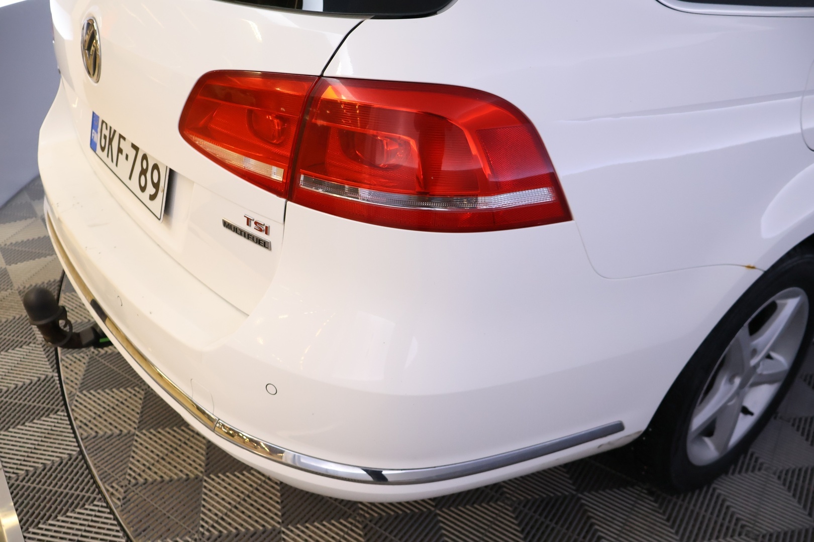 VOLKSWAGEN Passat 2011