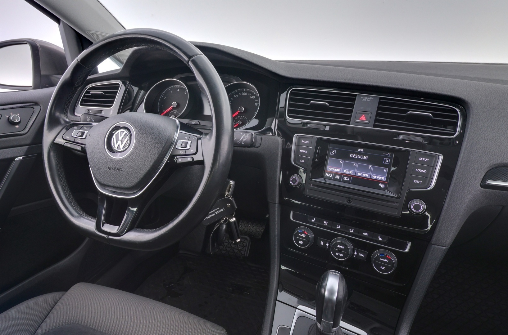 VOLKSWAGEN Golf 2014