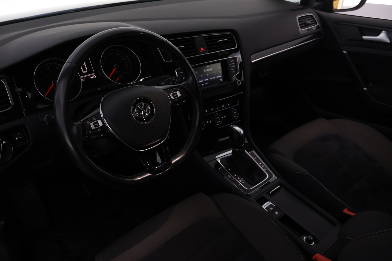 VOLKSWAGEN Golf 2014