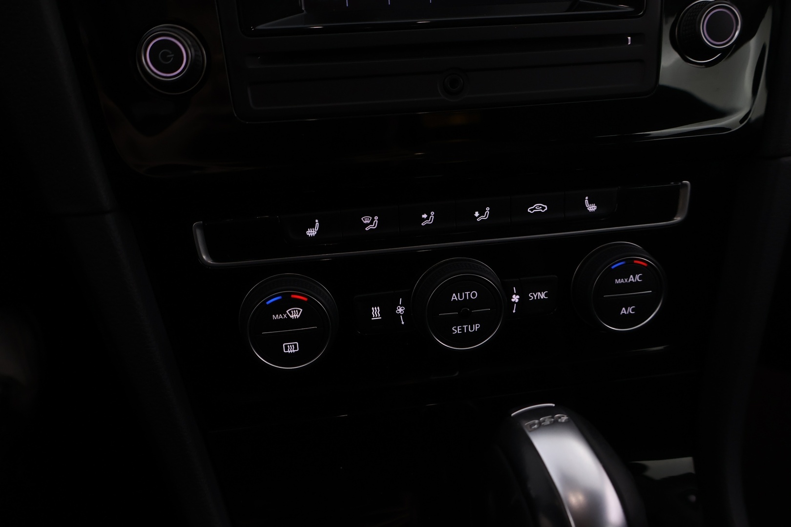 VOLKSWAGEN Golf 2014