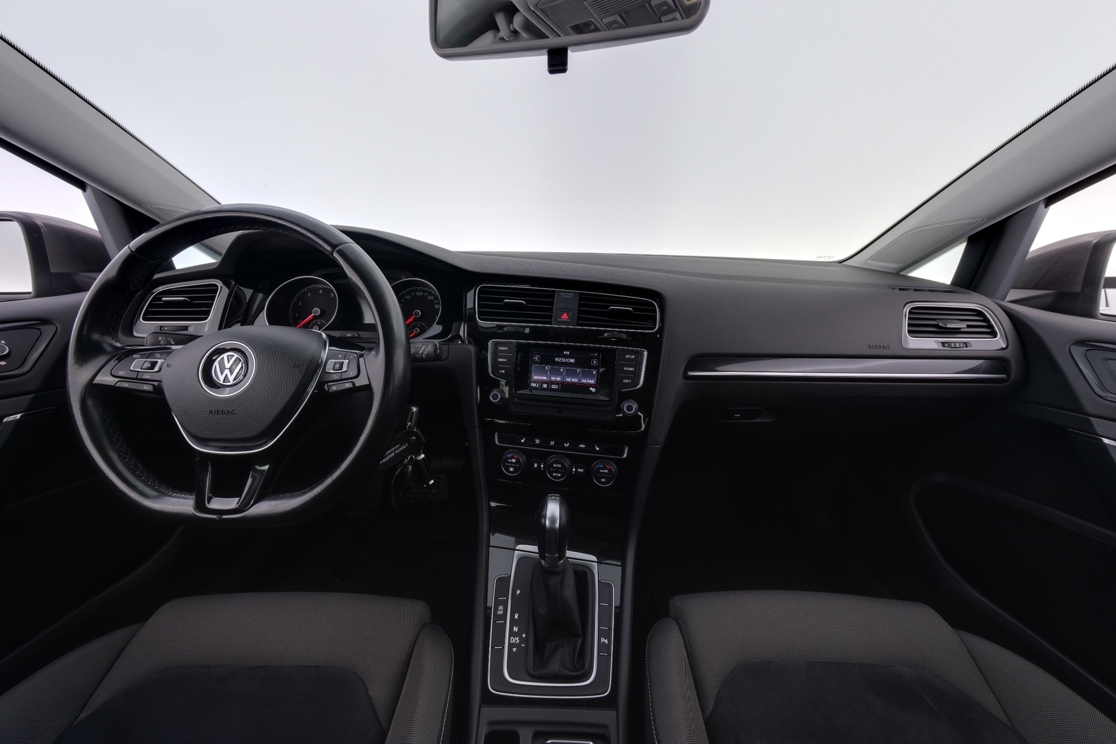 VOLKSWAGEN Golf 2014