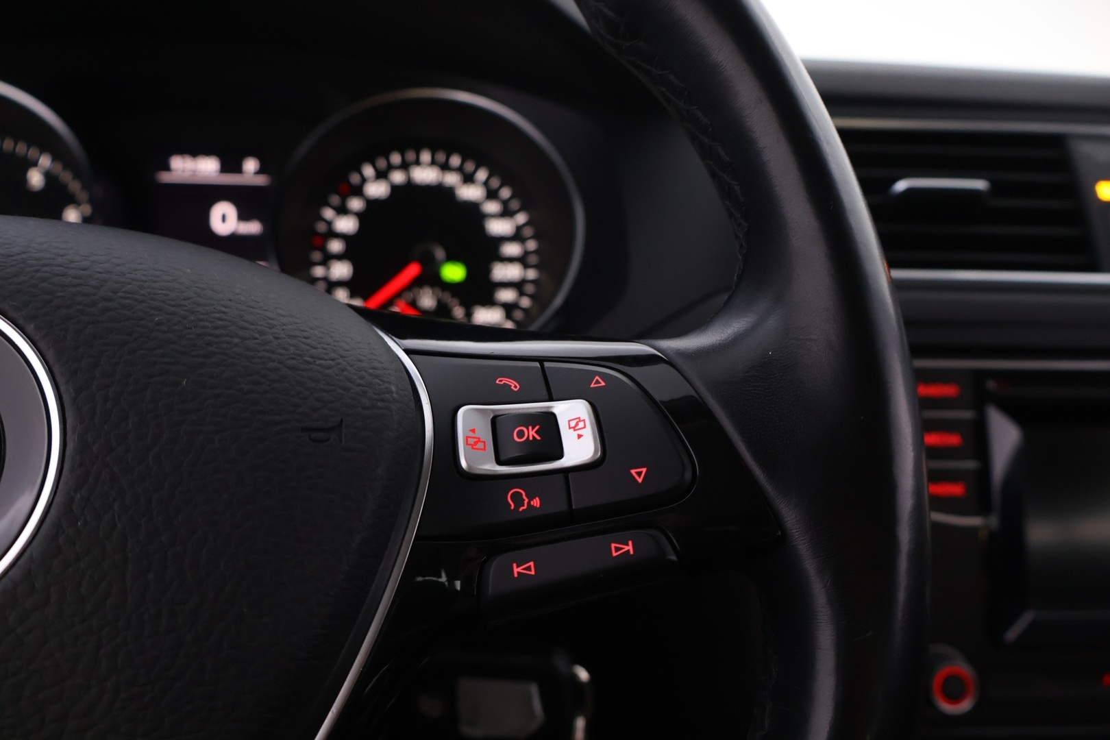 VOLKSWAGEN Jetta 2016