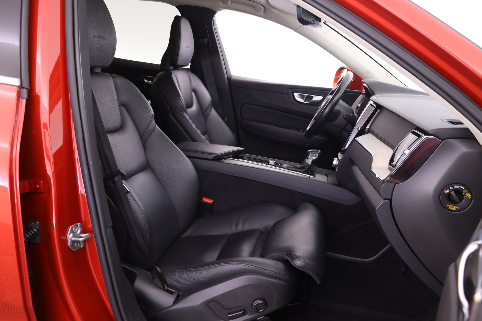 VOLVO XC60 2019