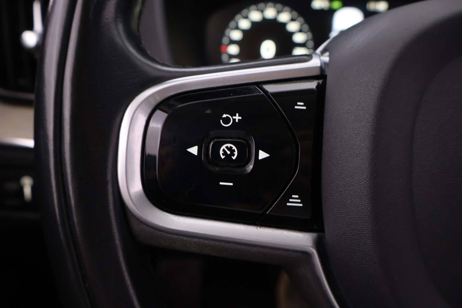 VOLVO XC60 2019