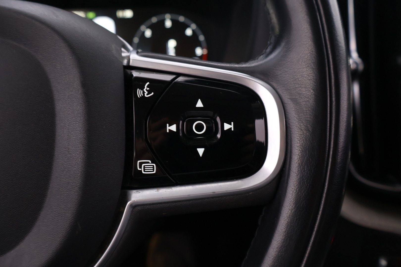 VOLVO XC60 2019