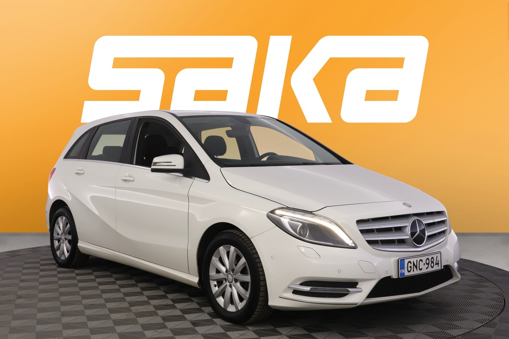 MERCEDES-BENZ B 2015