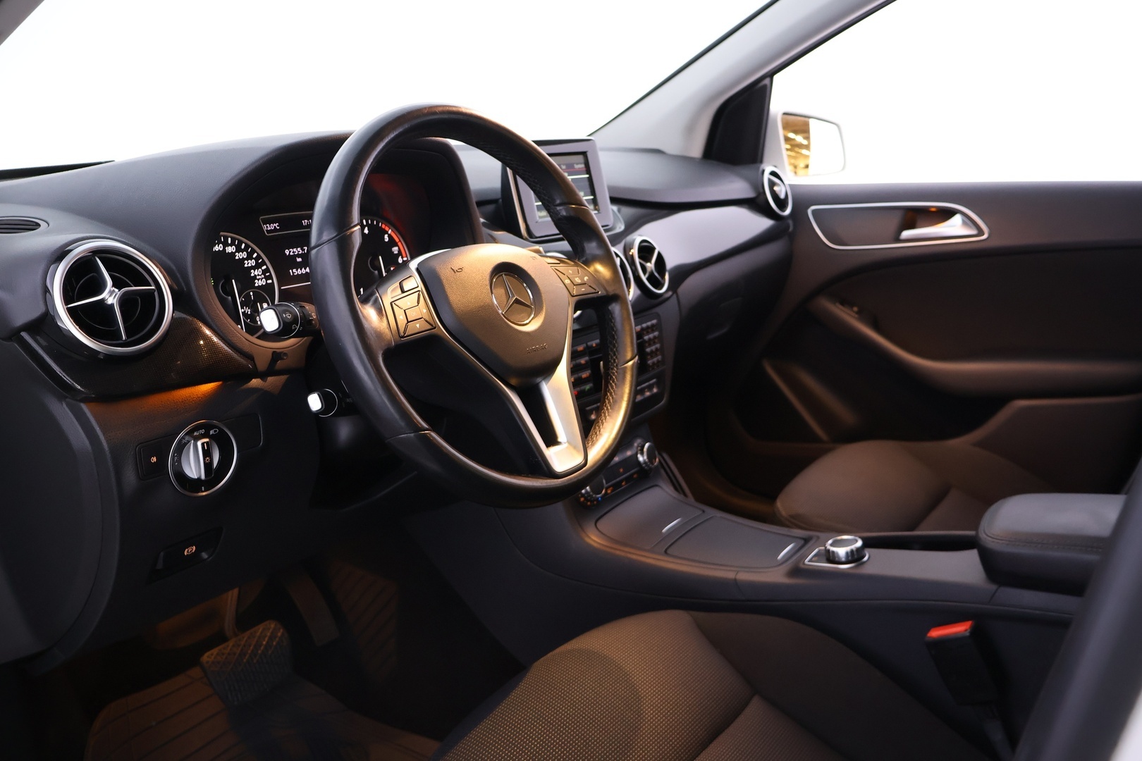MERCEDES-BENZ B 2015
