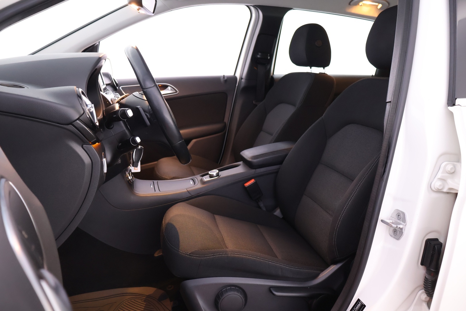 MERCEDES-BENZ B 2015