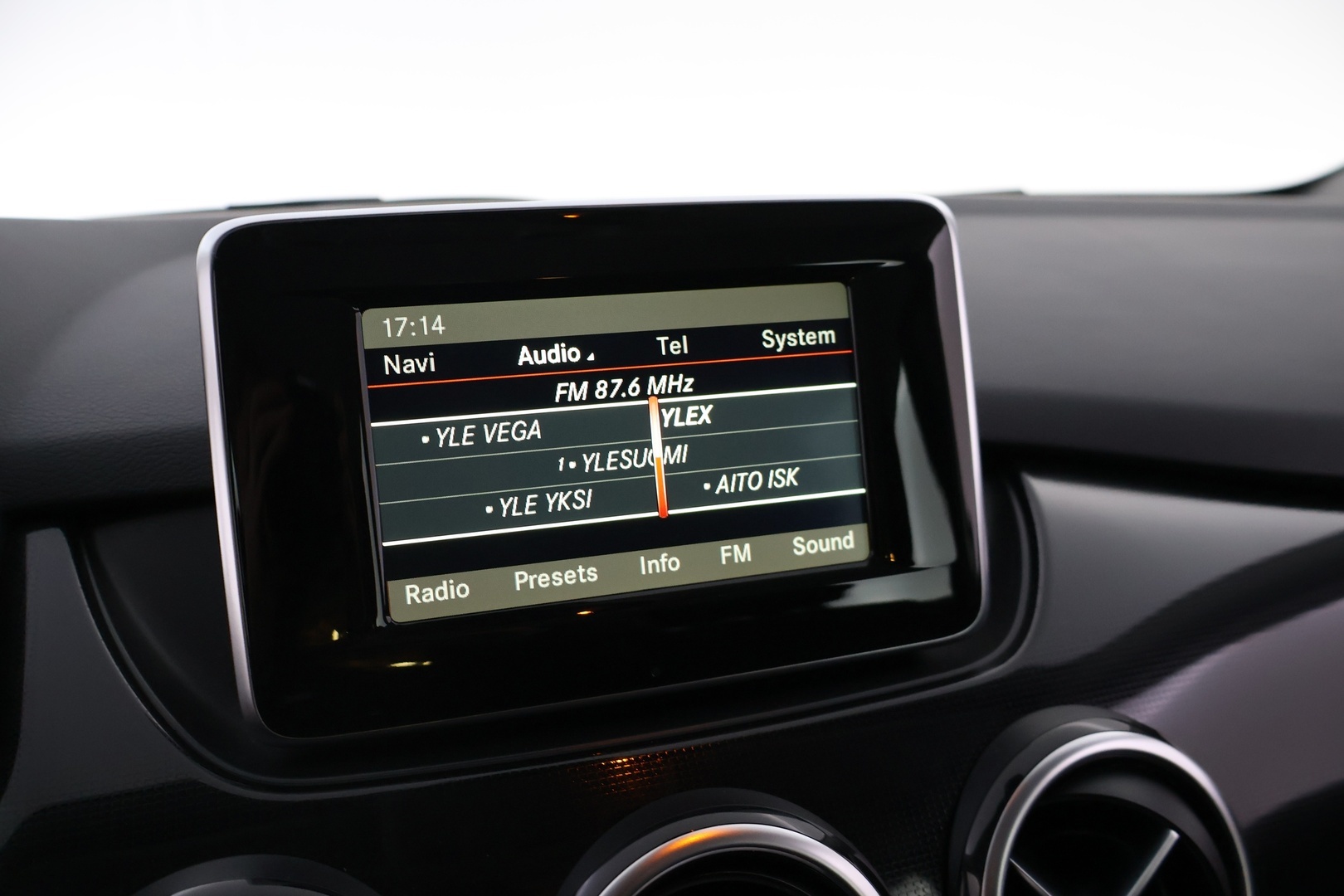 MERCEDES-BENZ B 2015