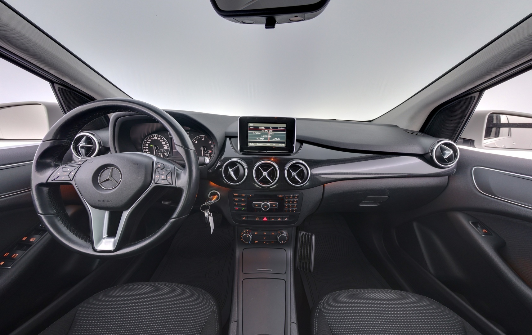 MERCEDES-BENZ B 2015
