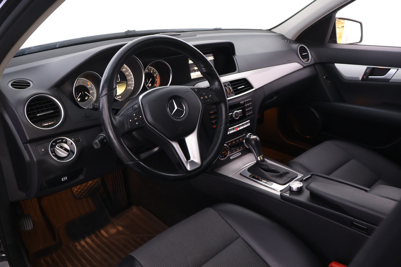 MERCEDES-BENZ C 2012
