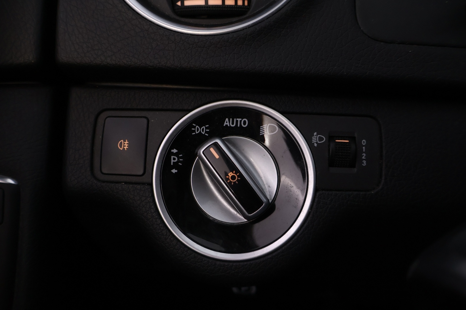 MERCEDES-BENZ C 2012