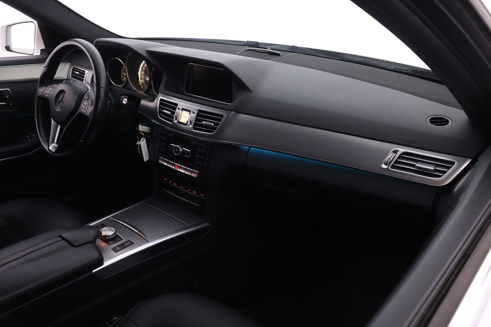 MERCEDES-BENZ E 2015