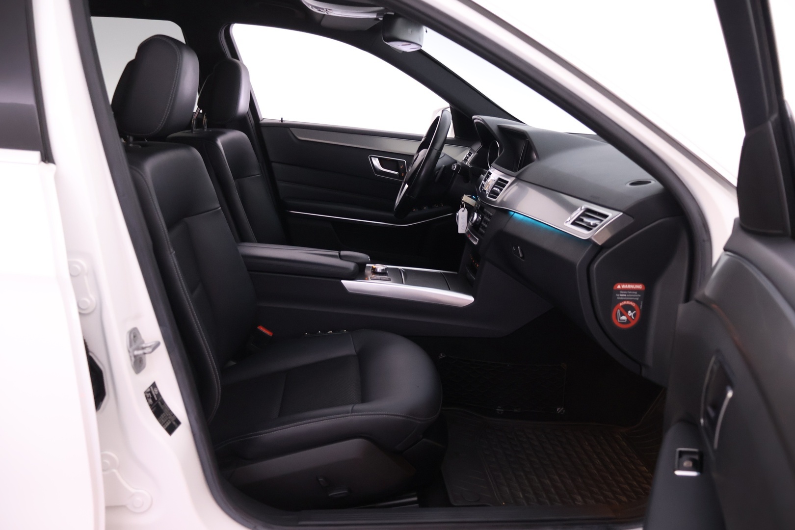 MERCEDES-BENZ E 2015