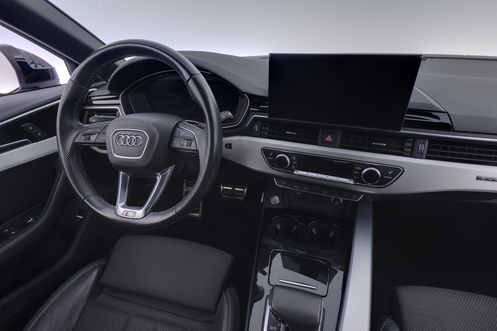 AUDI A4 2022