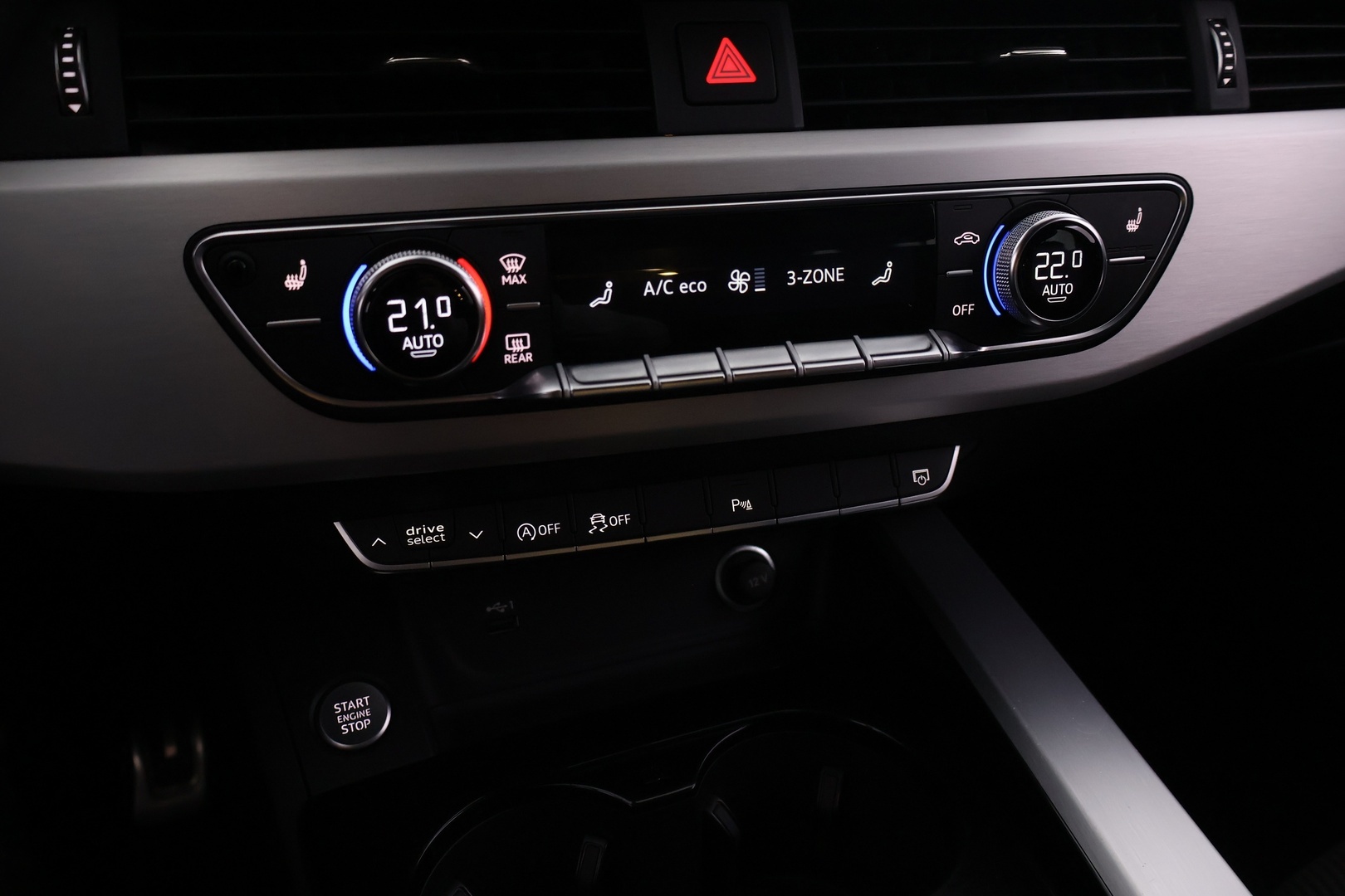 AUDI A4 2022
