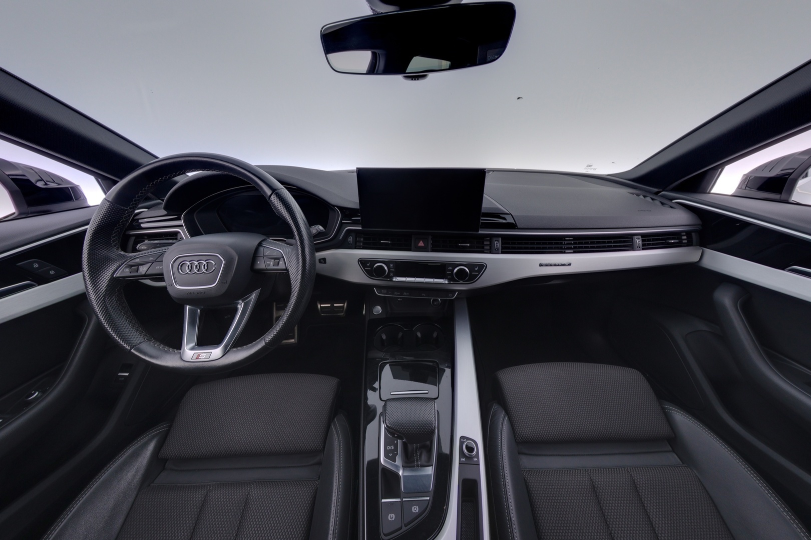 AUDI A4 2022