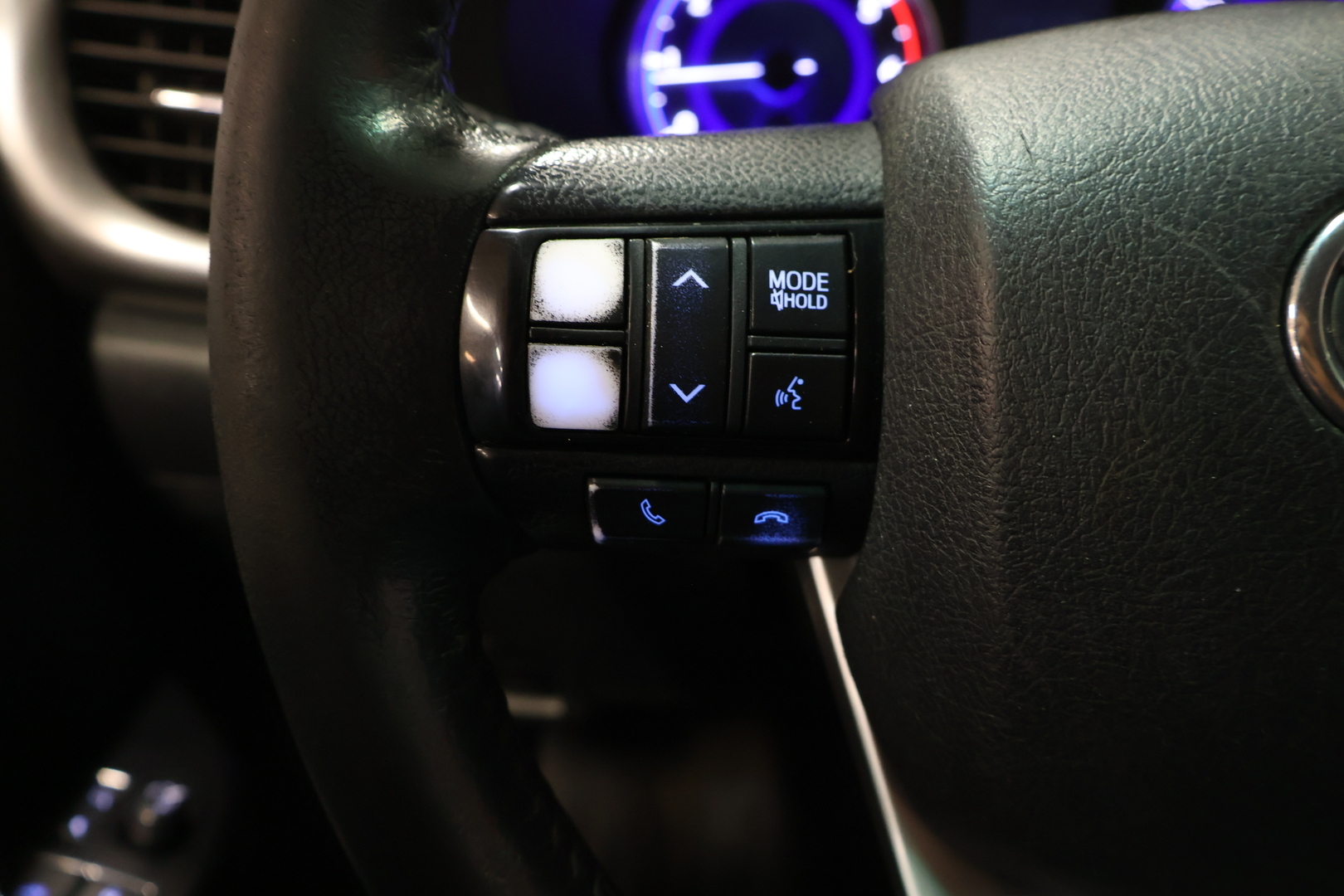 TOYOTA Hilux 2018