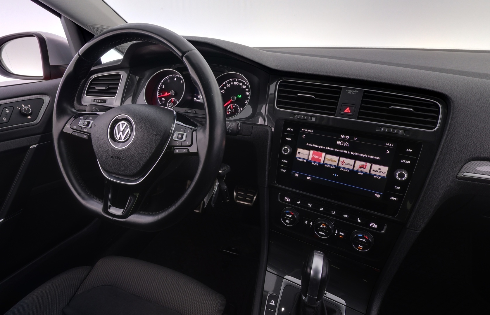 VOLKSWAGEN Golf 2018
