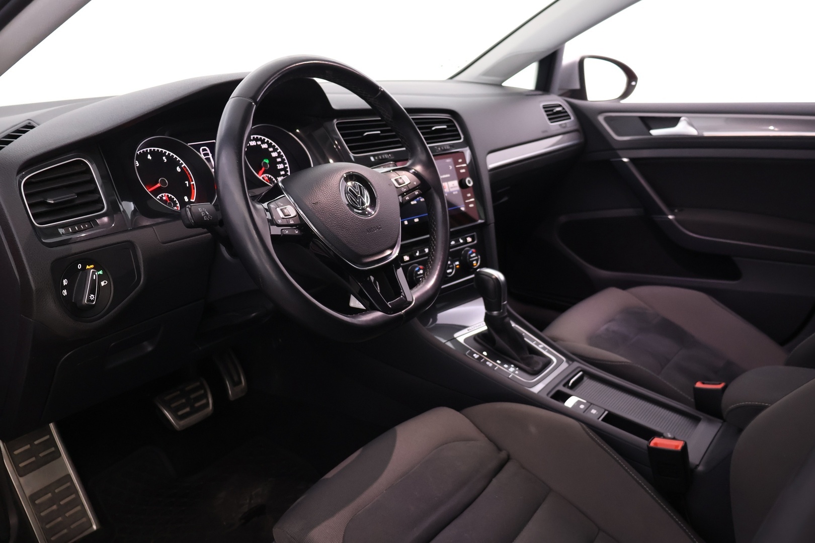 VOLKSWAGEN Golf 2018