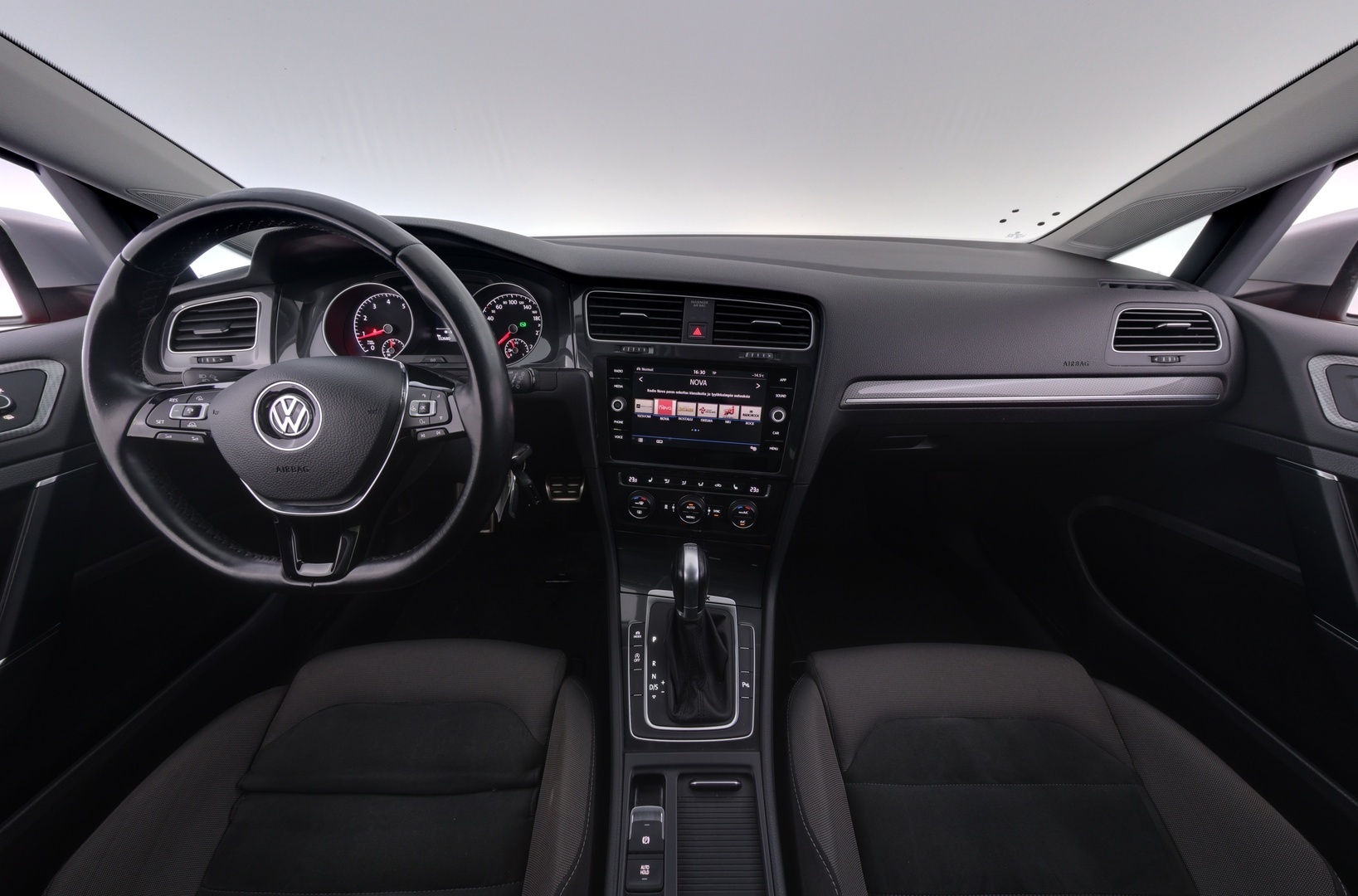 VOLKSWAGEN Golf 2018