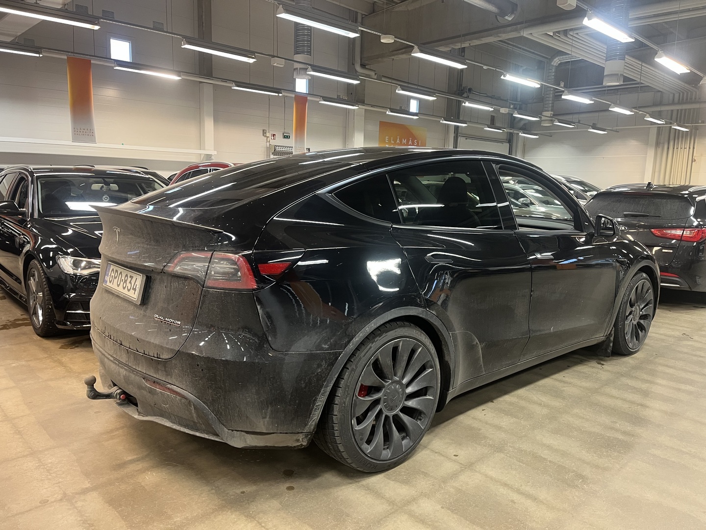 TESLA Model Y 2023