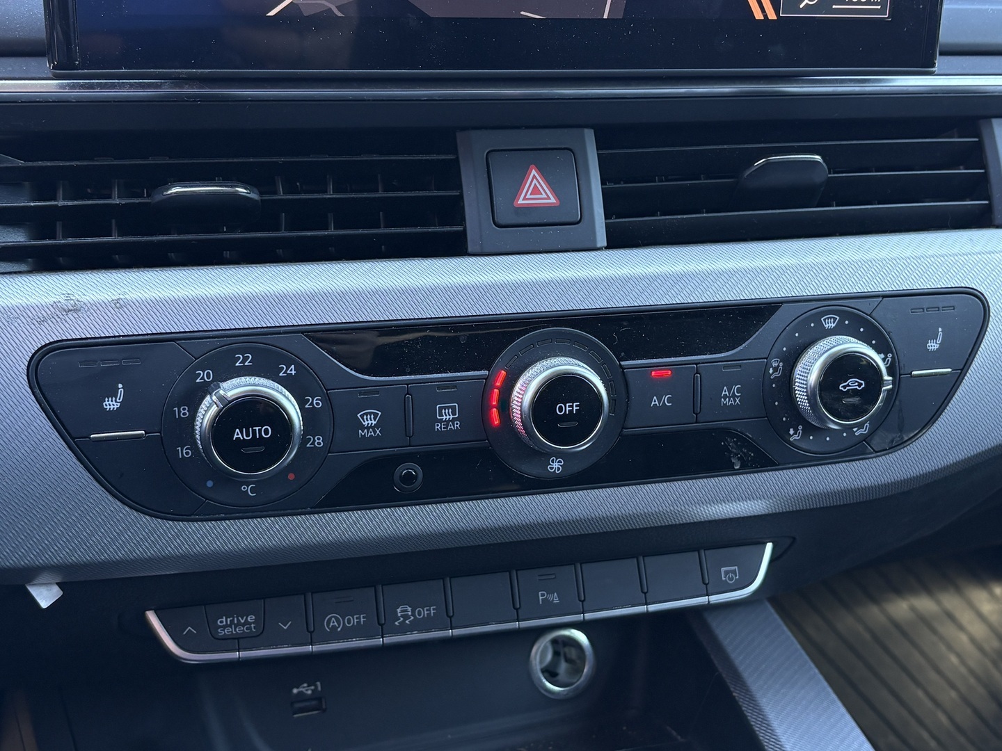 AUDI A4 2019