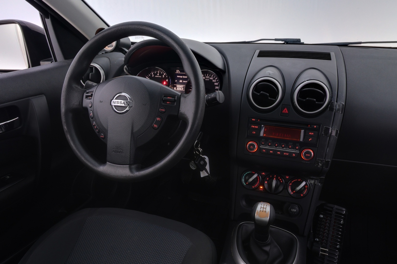 NISSAN Qashqai 2012