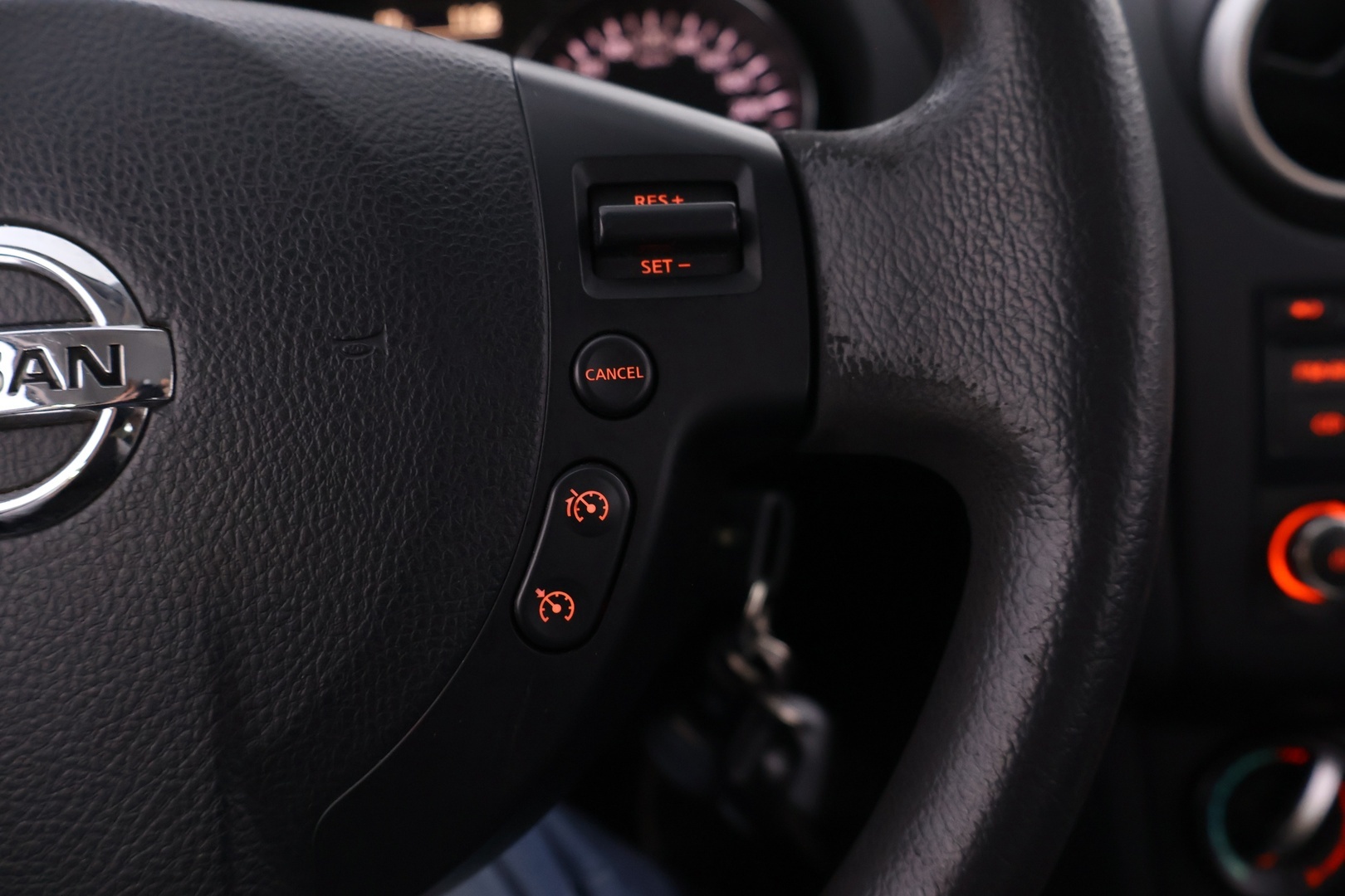 NISSAN Qashqai 2012