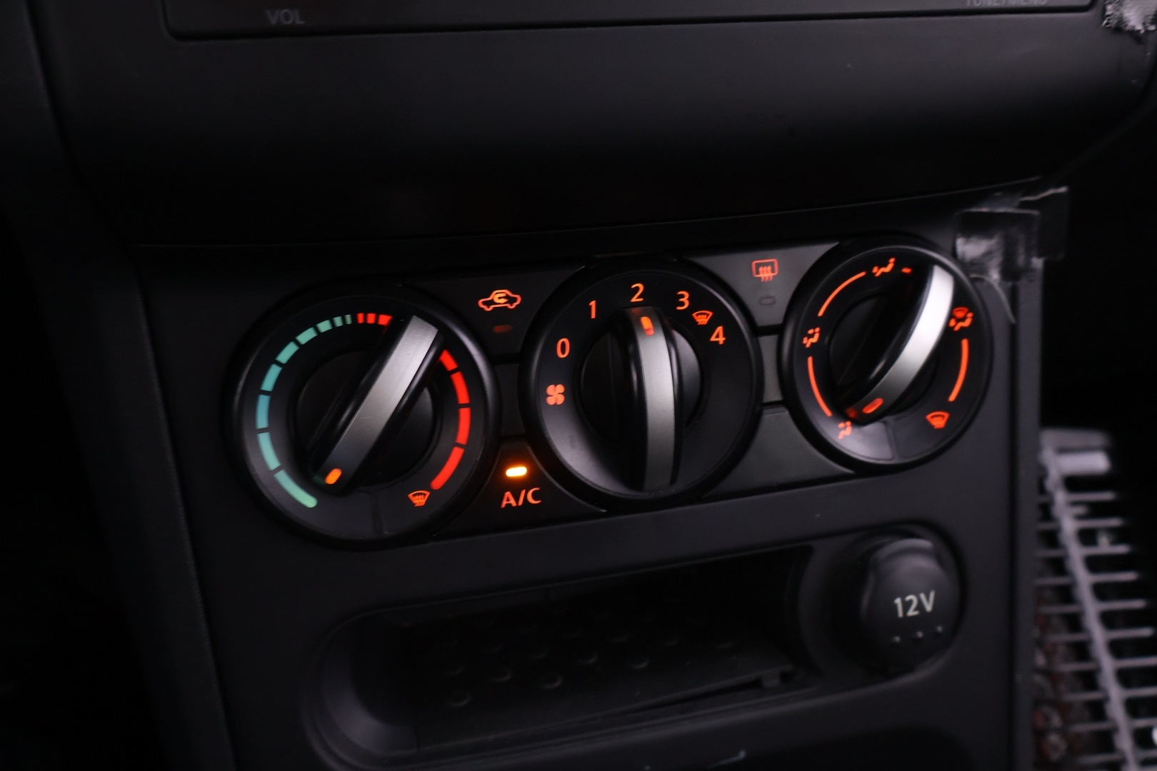 NISSAN Qashqai 2012