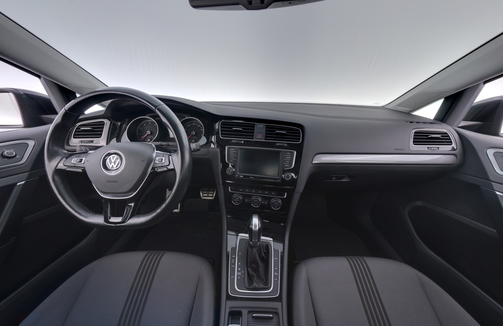 VOLKSWAGEN Golf 2016