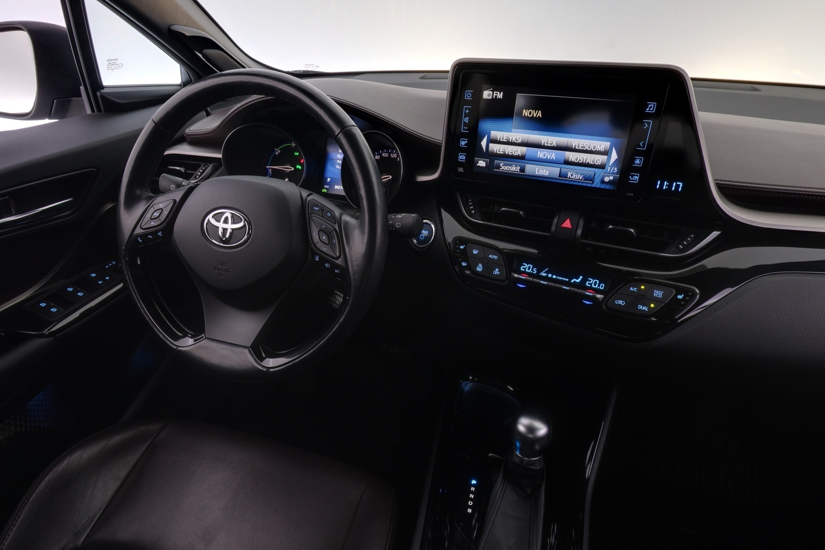 TOYOTA C-HR 2017