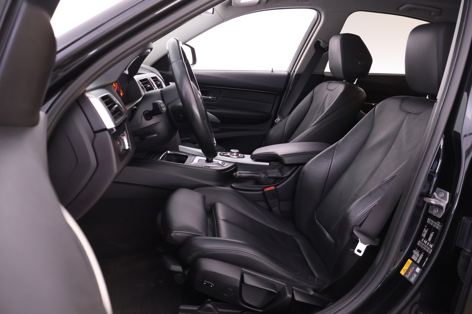 BMW 330 2016