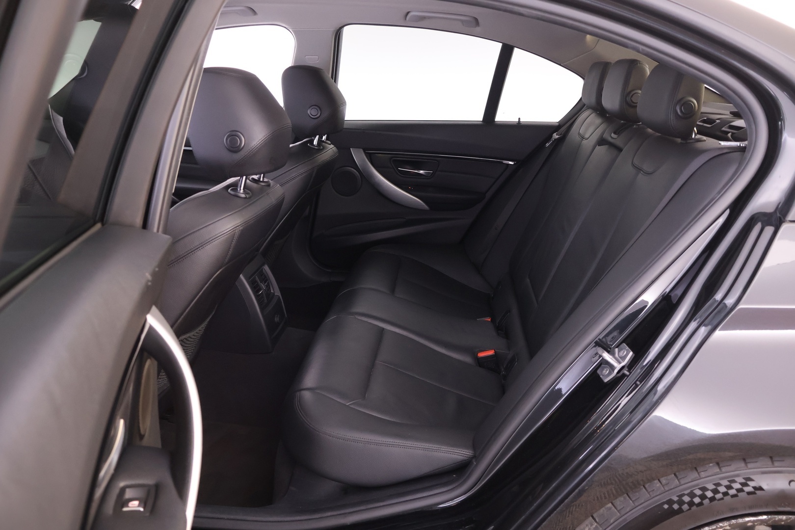 BMW 330 2016
