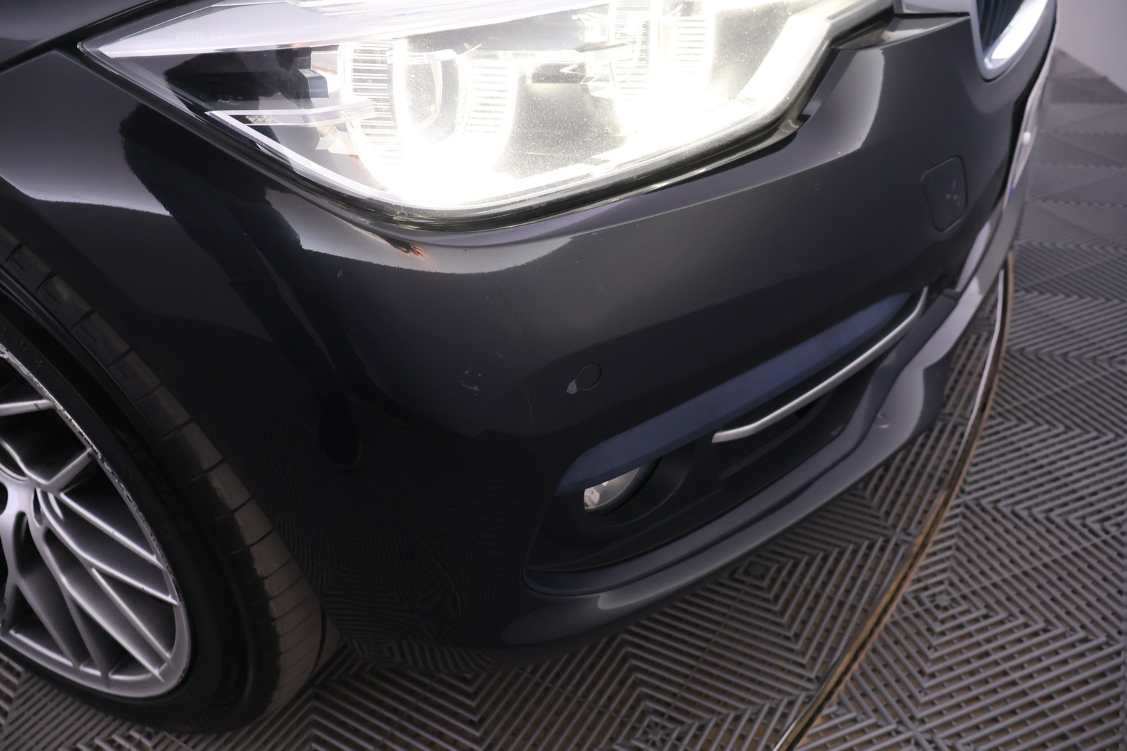 BMW 330 2016